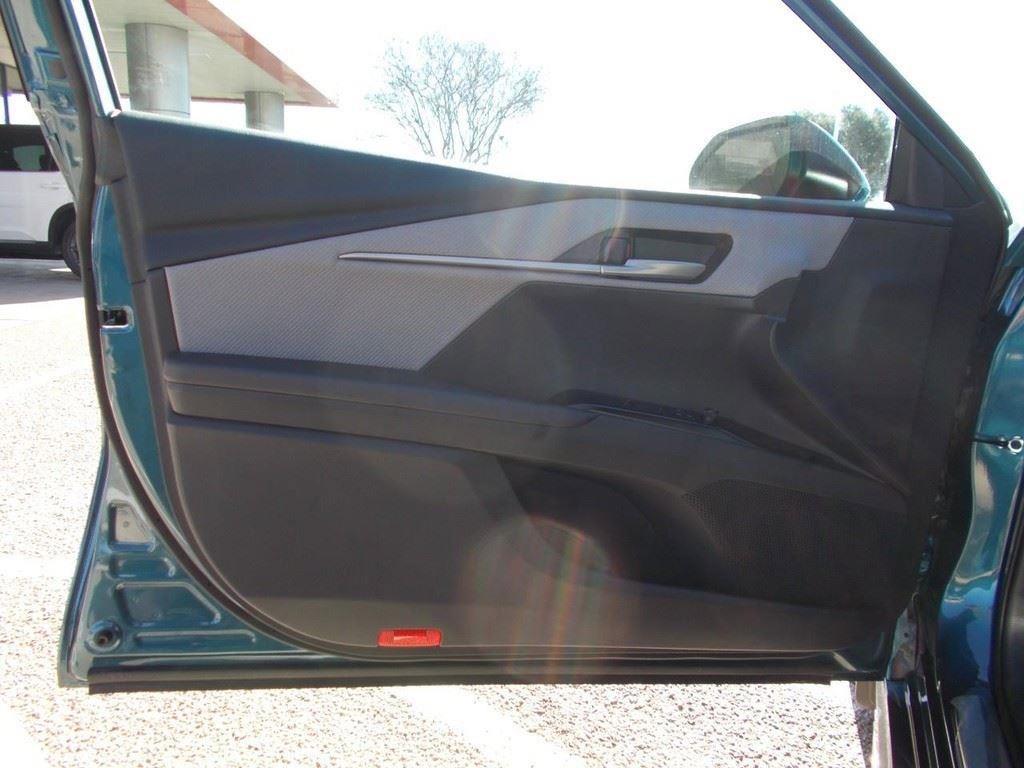 Used 2026 Toyota Camry SE w/ Convenience Package image 15