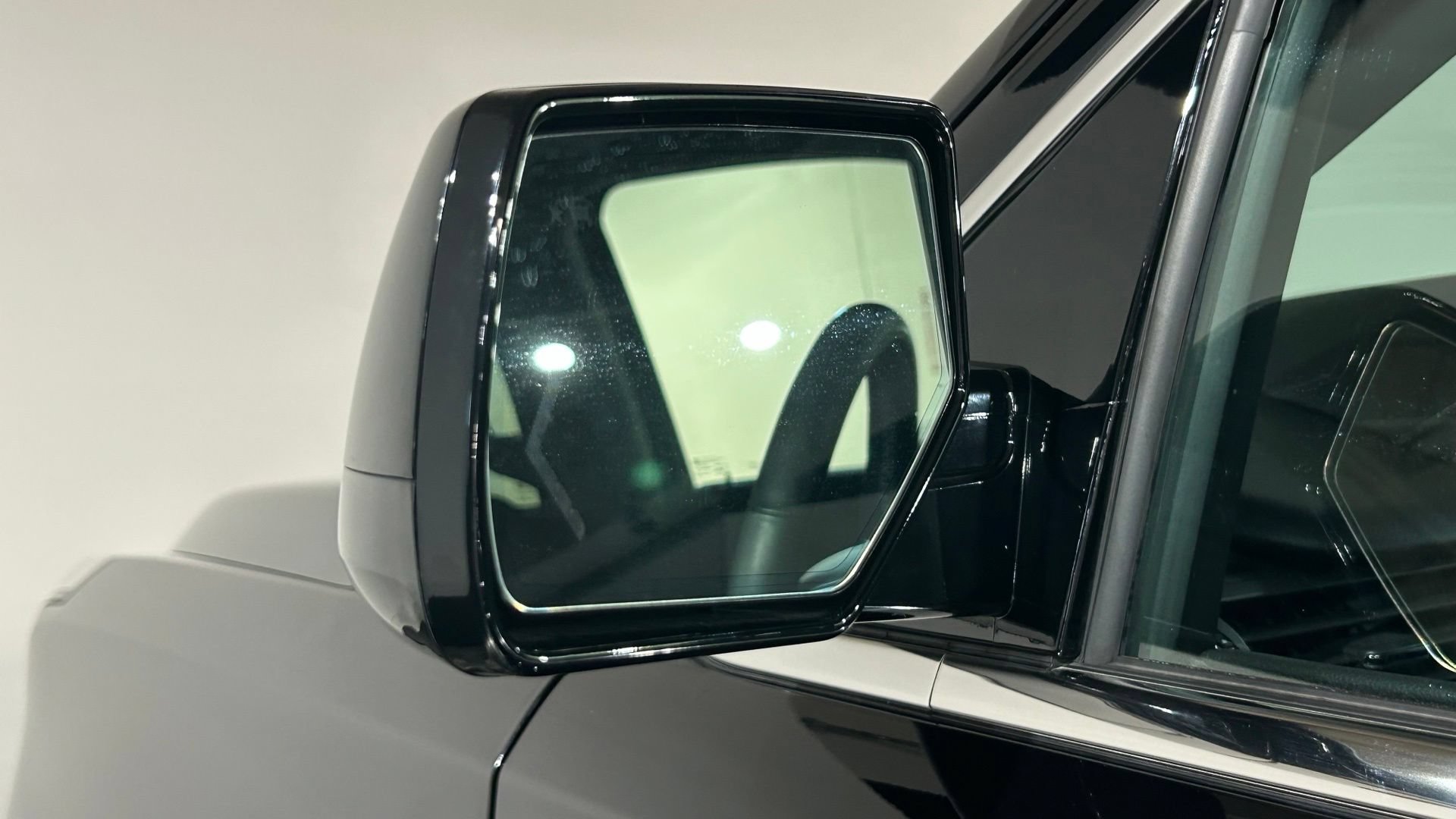Used 2019 GMC Yukon Denali w/ Denali Ultimate Package AWD/4WD image 19