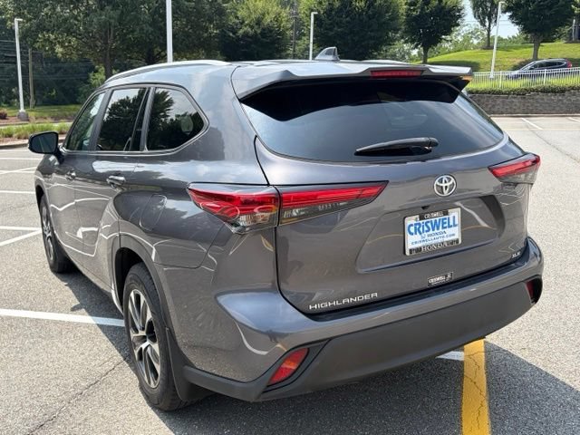 Used 2023 Toyota Highlander XLE FWD image 5