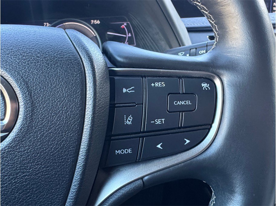 Used 2019 Lexus UX 250h w/ Premium Package AWD/4WD image 15