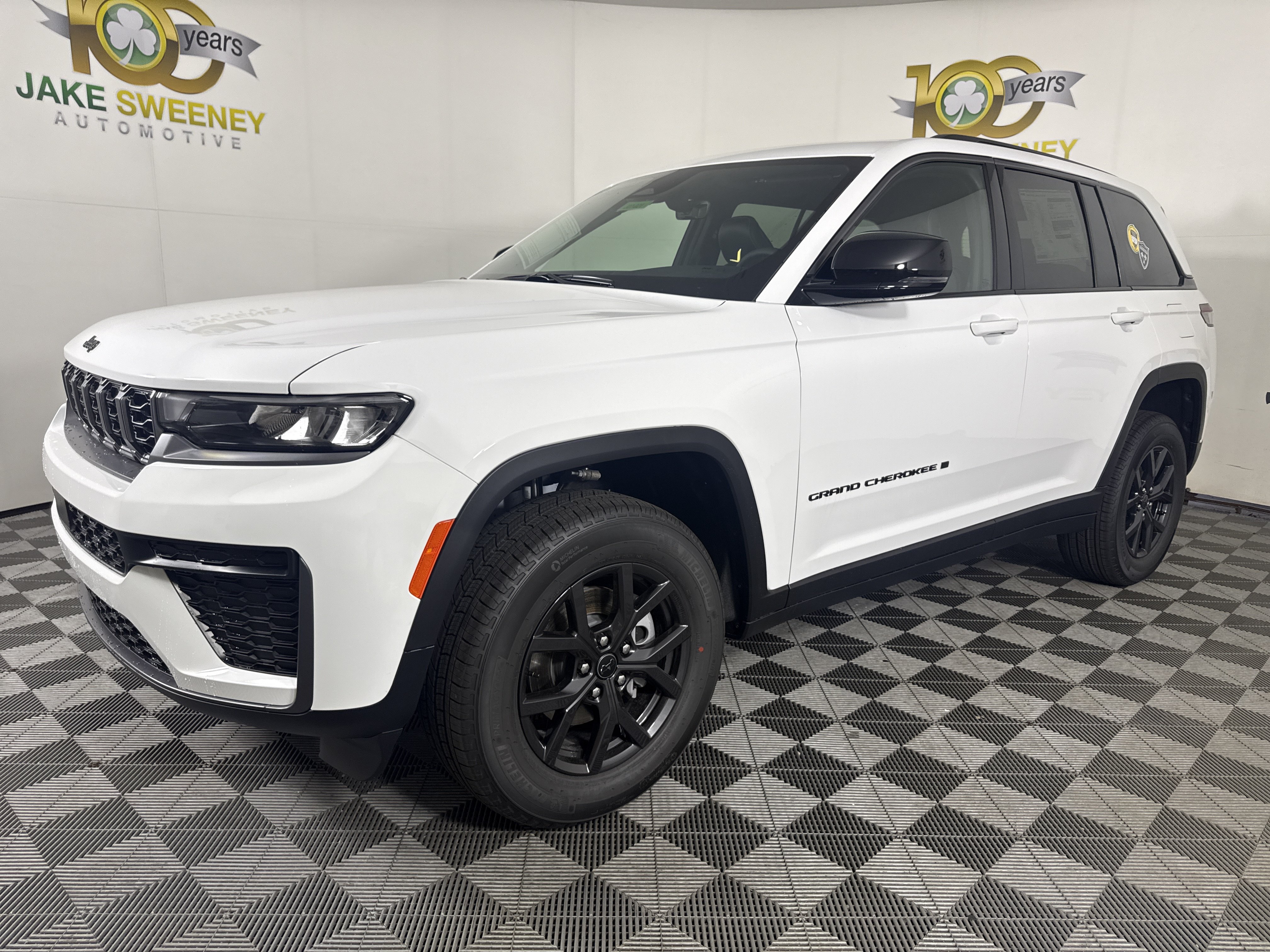 New 2027 Jeep Grand Cherokee 4WD image 4