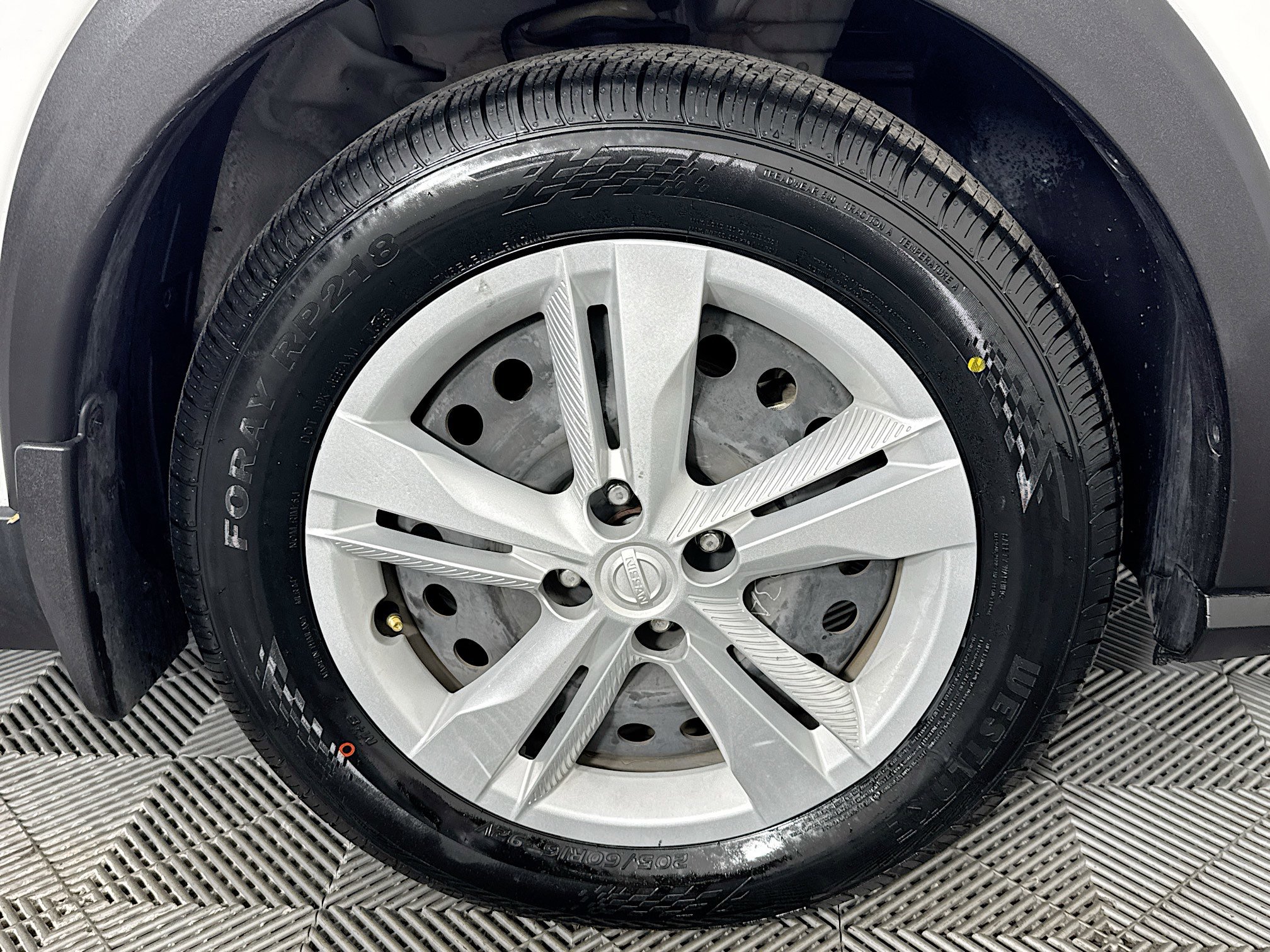 Used 2022 Nissan Kicks S image 31