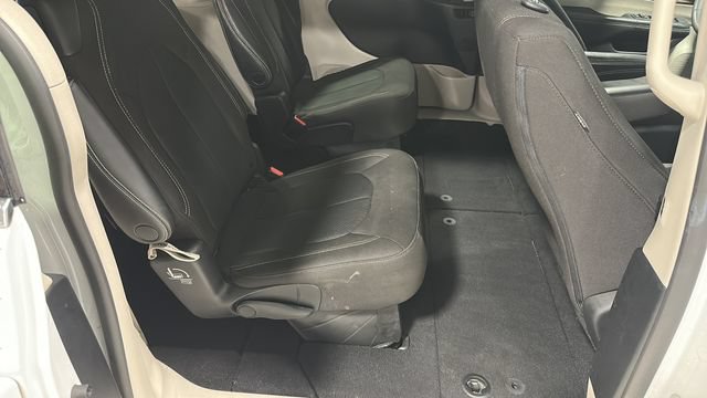 Used 2023 Chrysler Voyager LX FWD image 27