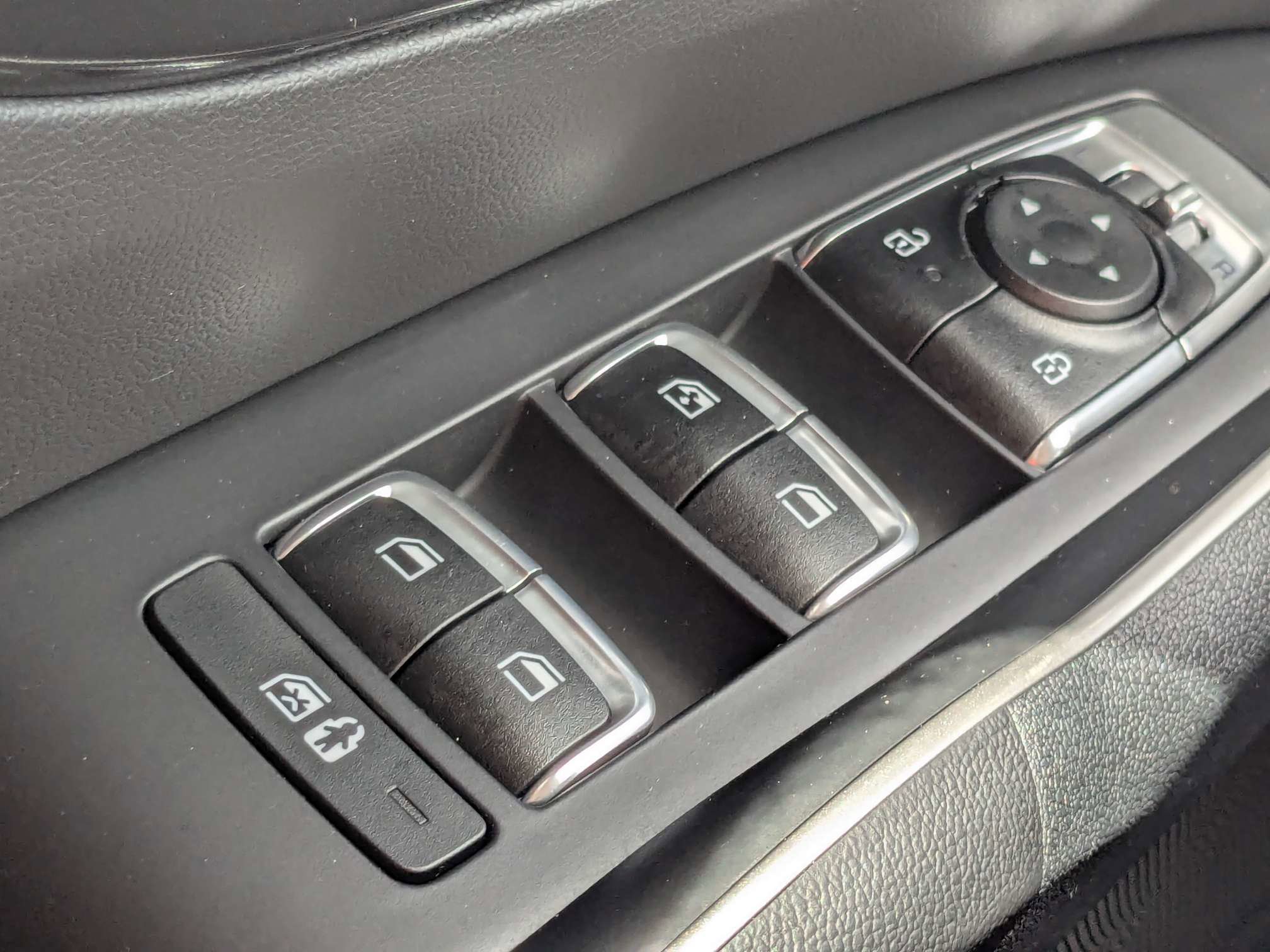 Certified 2025 Kia Sorento S AWD/4WD image 29