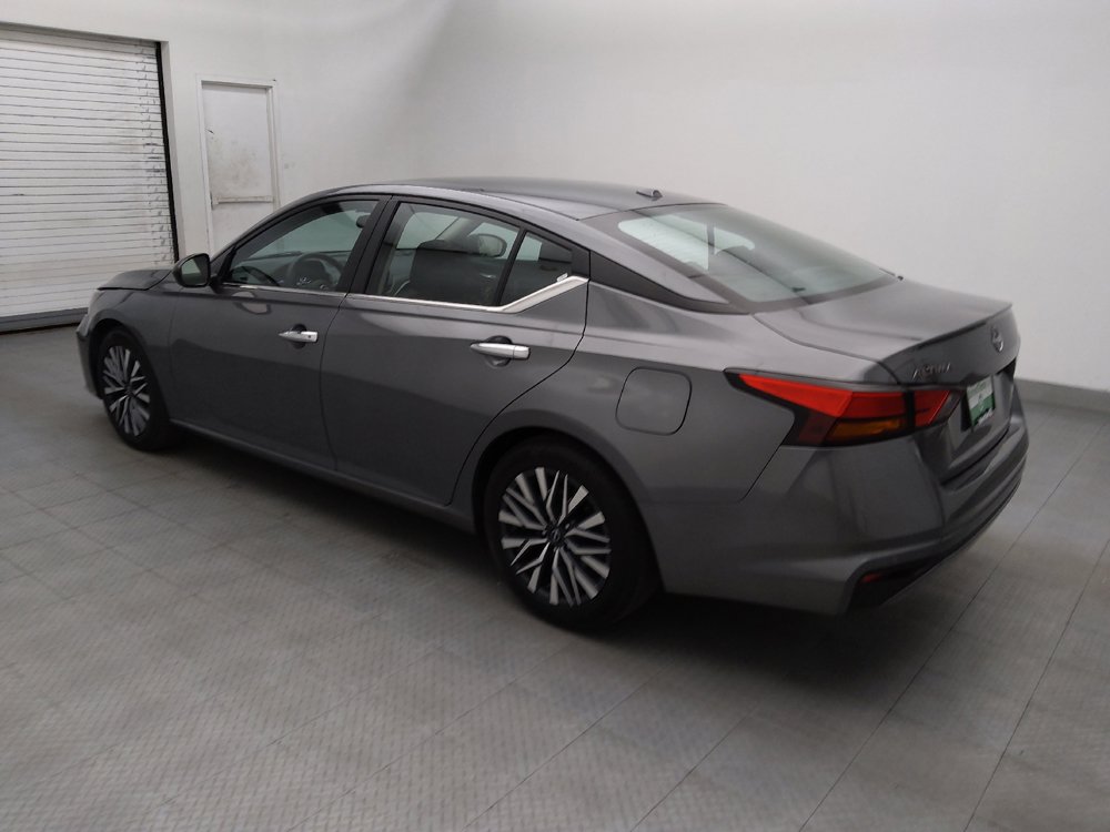 Used 2025 Nissan Altima 2.5 SV FWD image 3