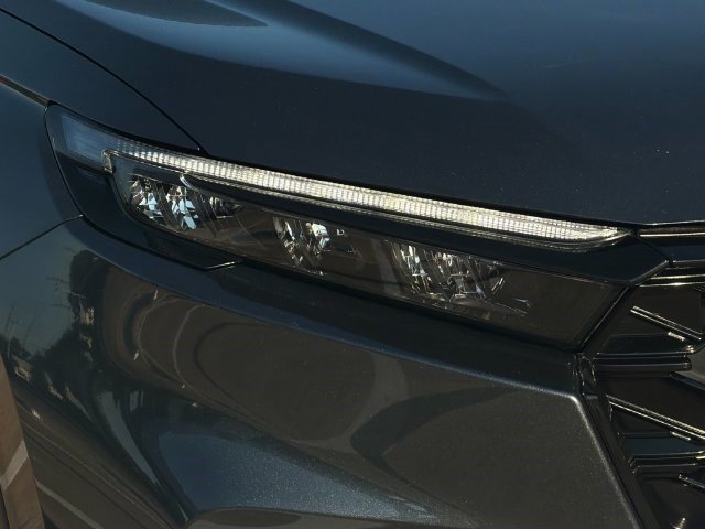 Used 2025 Honda CR-V Sport image 28