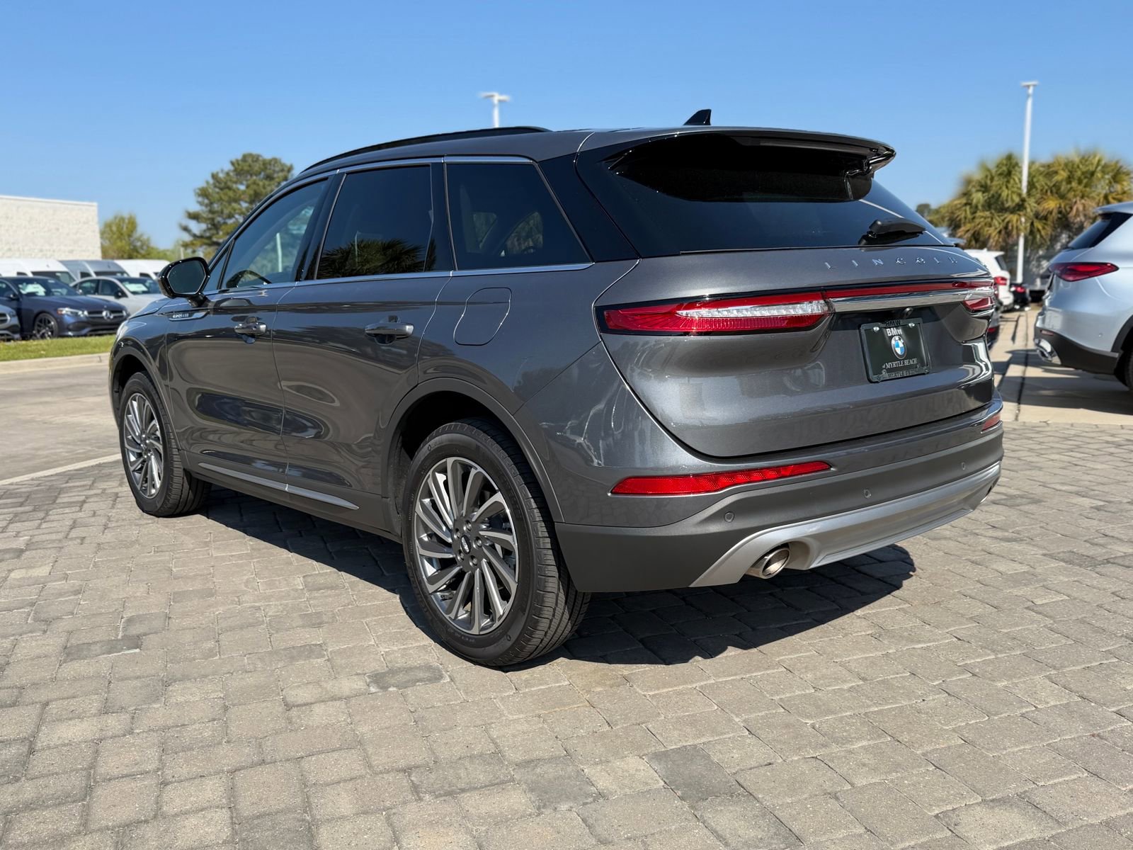 Used 2025 Lincoln Corsair Reserve AWD/4WD image 11