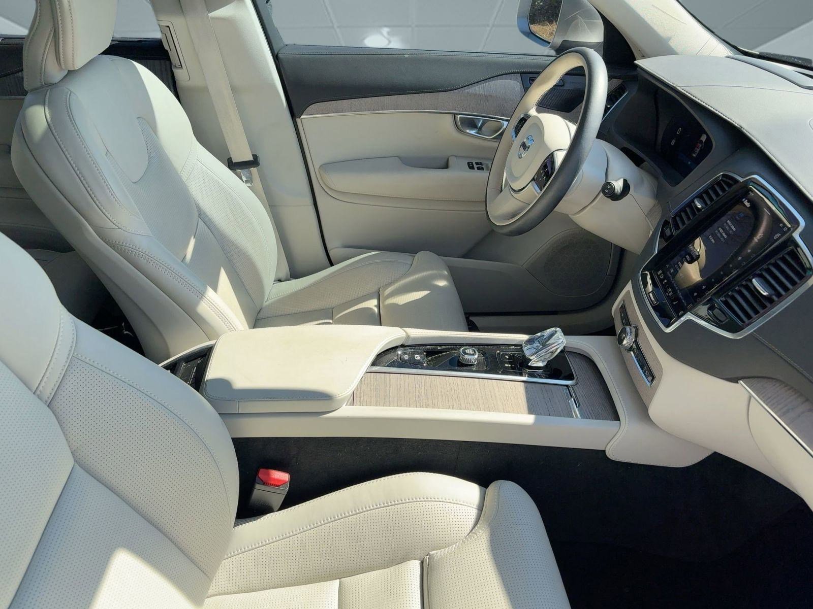 Certified 2024 Volvo XC90 B6 Ultimate w/ Protection Package Premier image 30