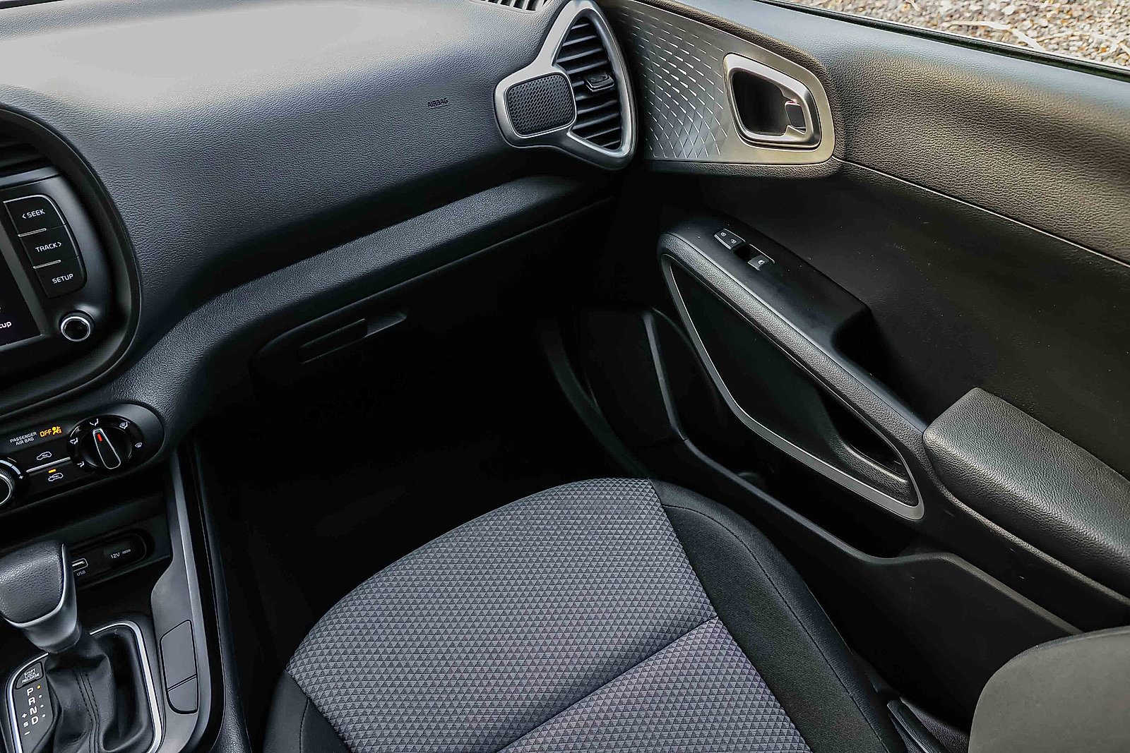 Certified 2023 Kia Soul LX w/ LX Technology Package image 17