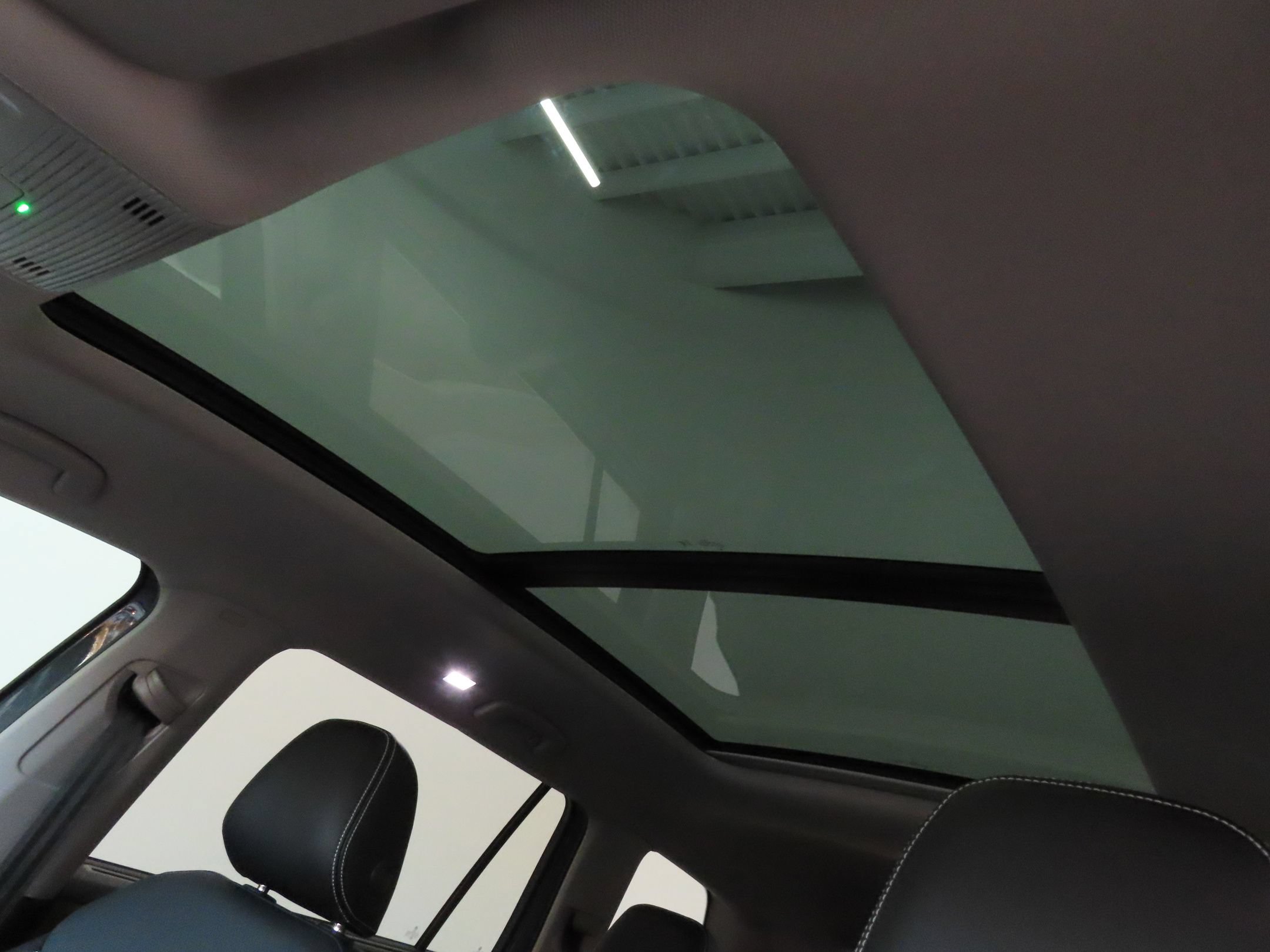 Certified 2026 Volkswagen Atlas SE FWD image 20