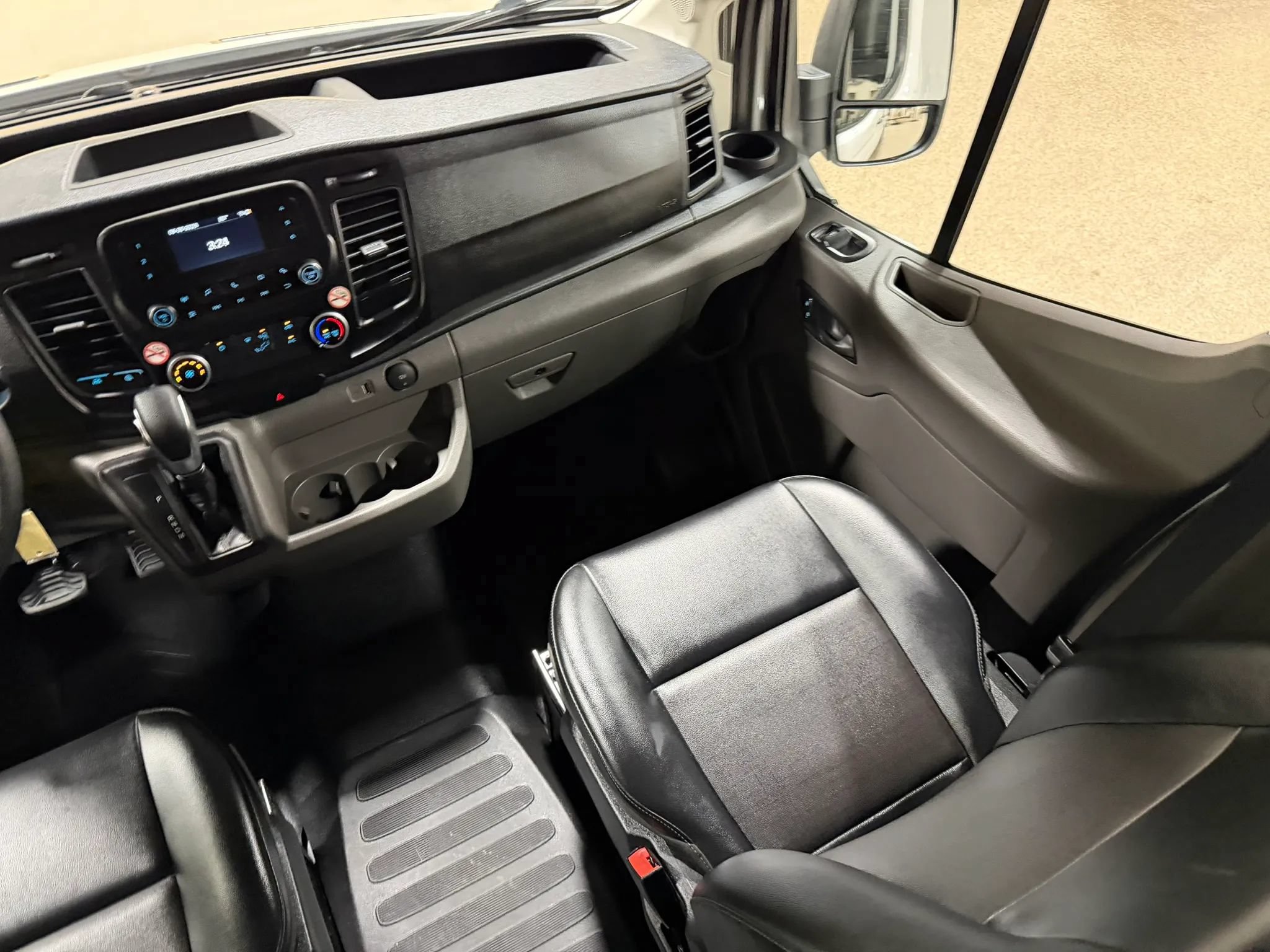 Used 2025 Ford Transit 250 148 Medium Roof RWD image 45
