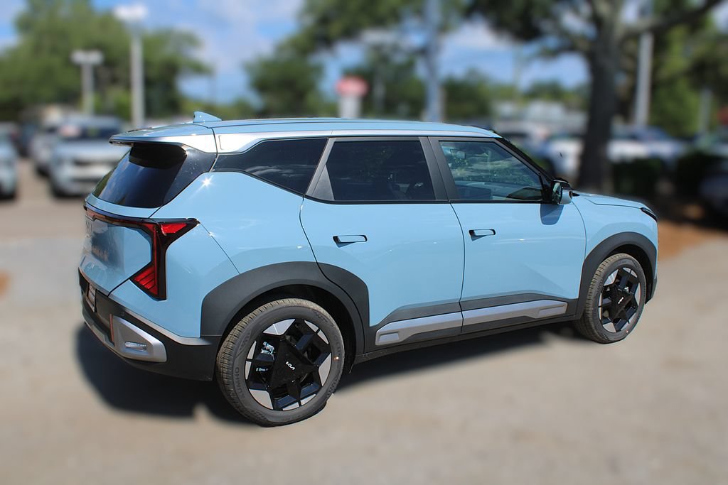 New 2027 Kia Seltos S FWD image 6