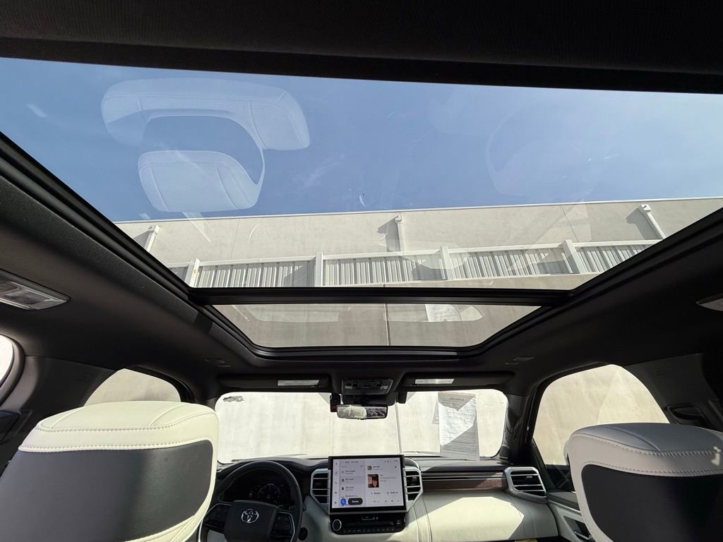 Used 2025 Toyota Sequoia Capstone image 7