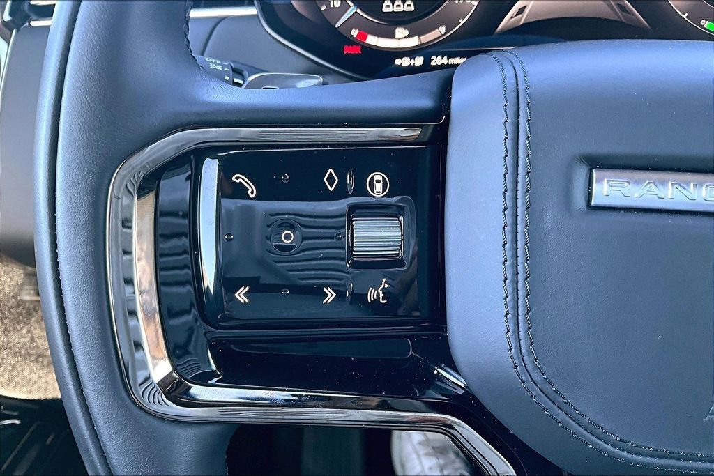Used 2025 Land Rover Range Rover Sport Dynamic SE image 20