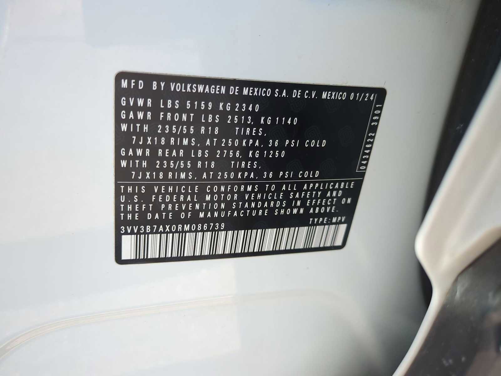 Used 2024 Volkswagen Tiguan SE image 33