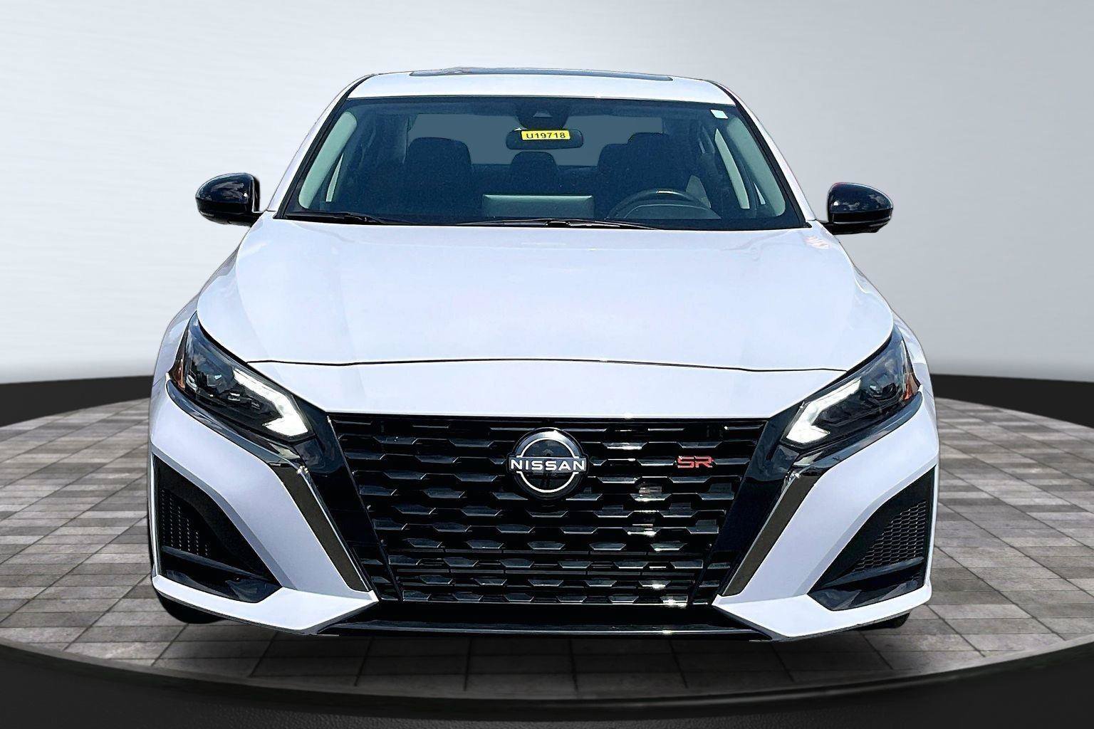 Certified 2024 Nissan Altima 2.0 SR FWD image 2
