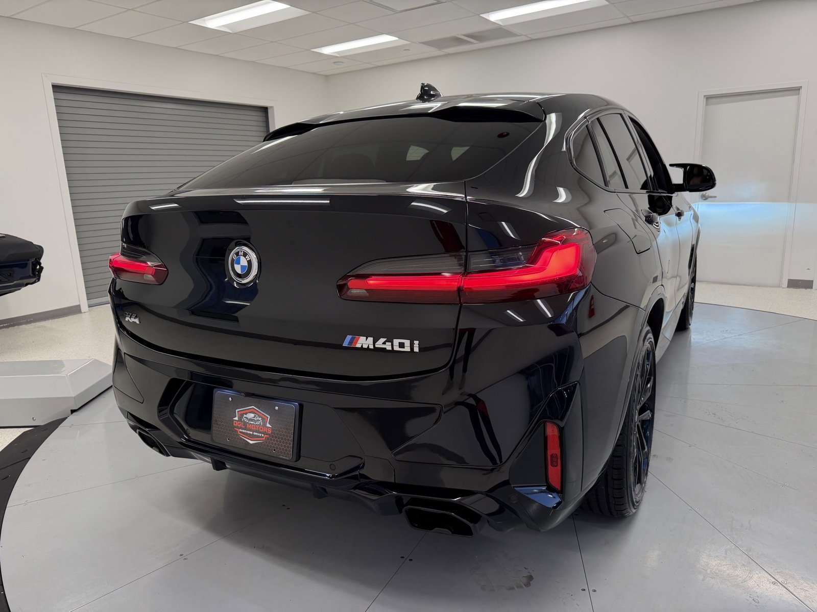 Used 2024 BMW X4 M40i w/ Premium Package image 71