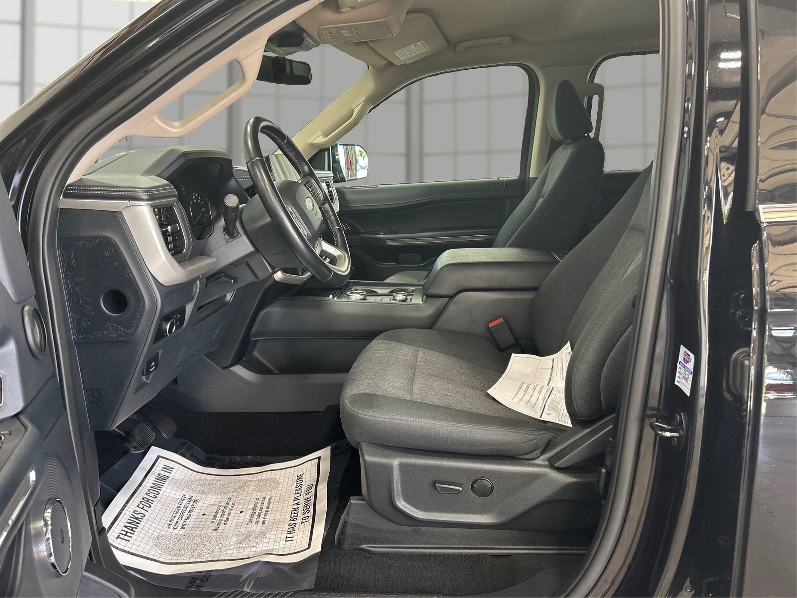 Used 2024 Ford Expedition XLT AWD/4WD image 9