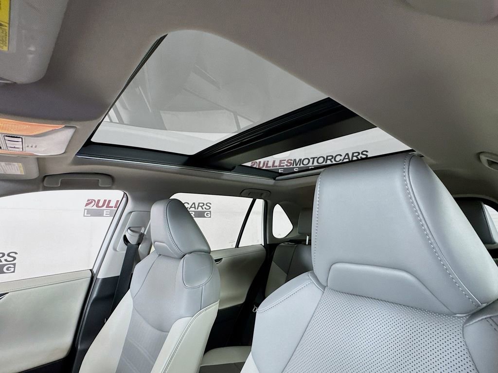 Used 2021 Toyota RAV4 Limited image 22