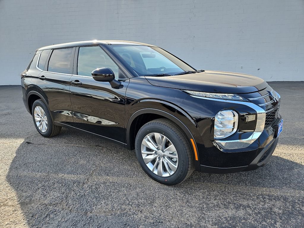 New 2026 Mitsubishi Outlander ES image 1