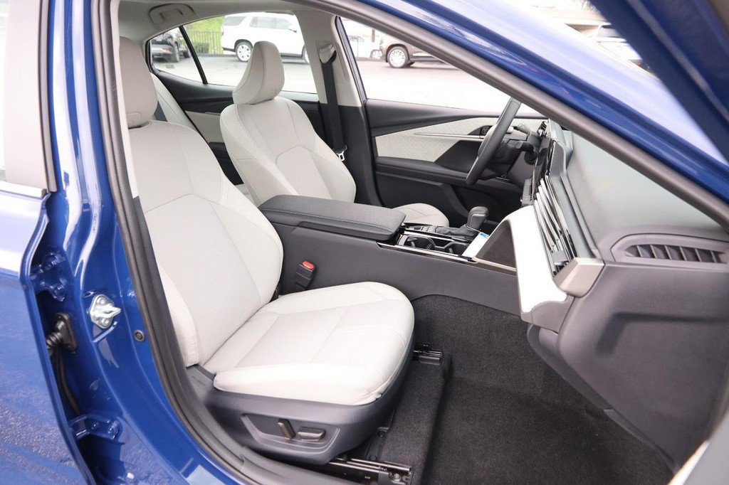 Used 2026 Toyota Camry XLE w/ Premium Plus Package image 26