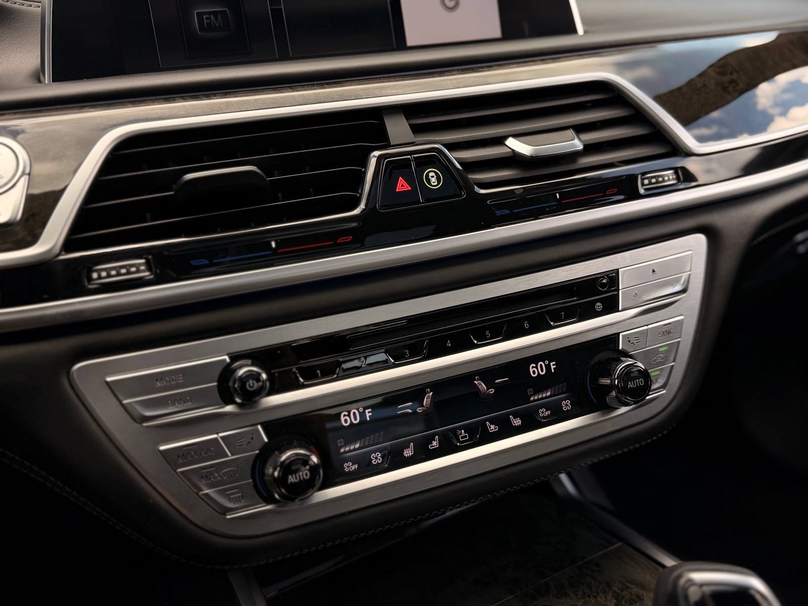 Used 2018 BMW M760i xDrive AWD/4WD image 43