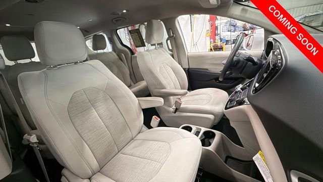 Used 2018 Chrysler Pacifica Touring Plus image 21