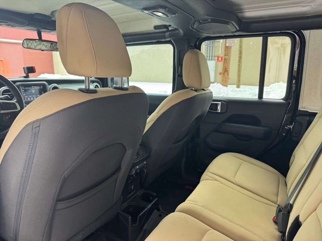 Used 2018 Jeep Wrangler Unlimited Sahara image 20