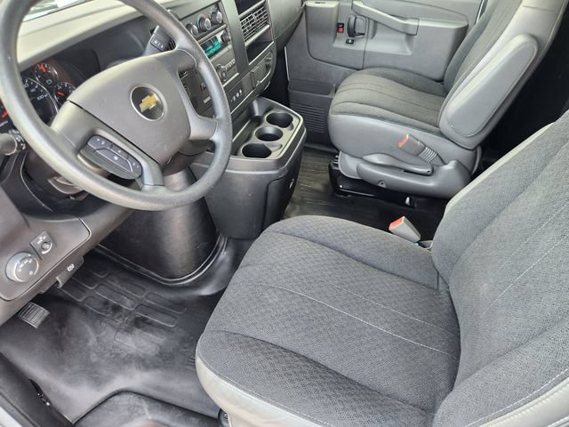 Used 2025 Chevrolet Express 2500 w/ Driver Convenience Package RWD image 4