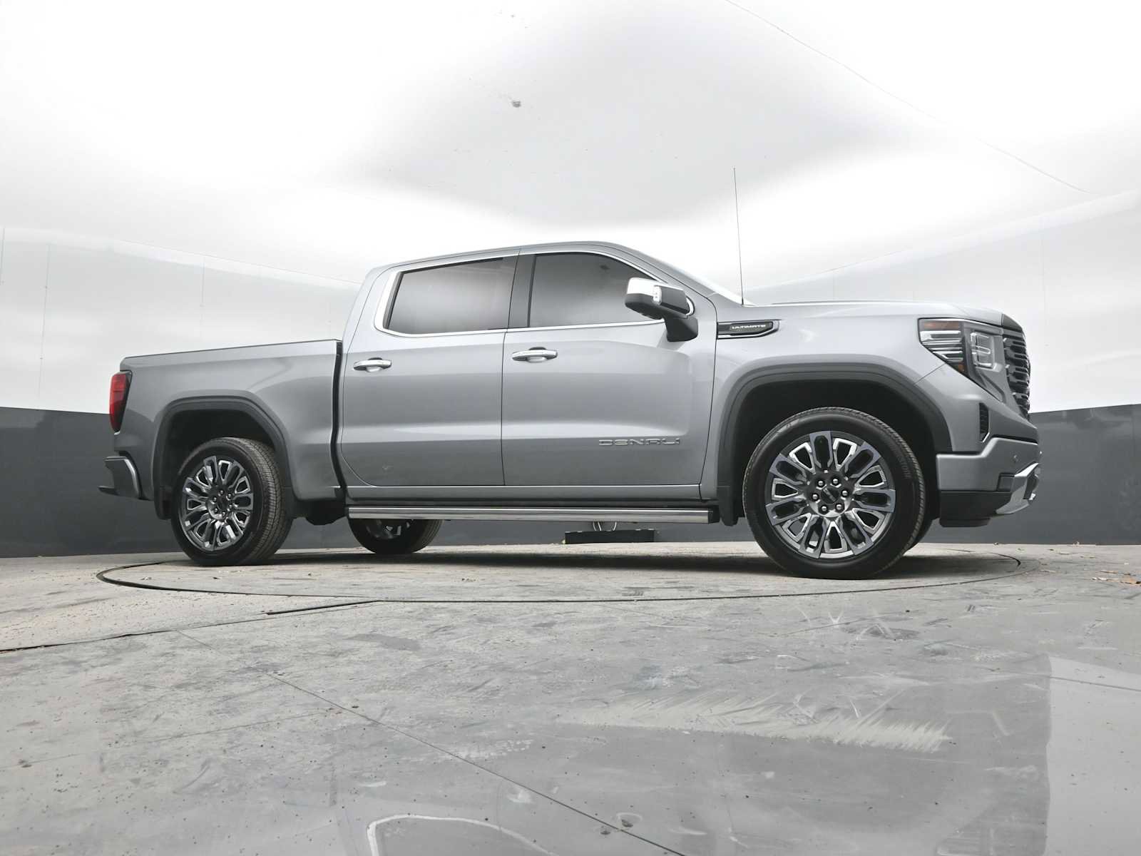 Used 2025 GMC Sierra 1500 Denali Ultimate image 46