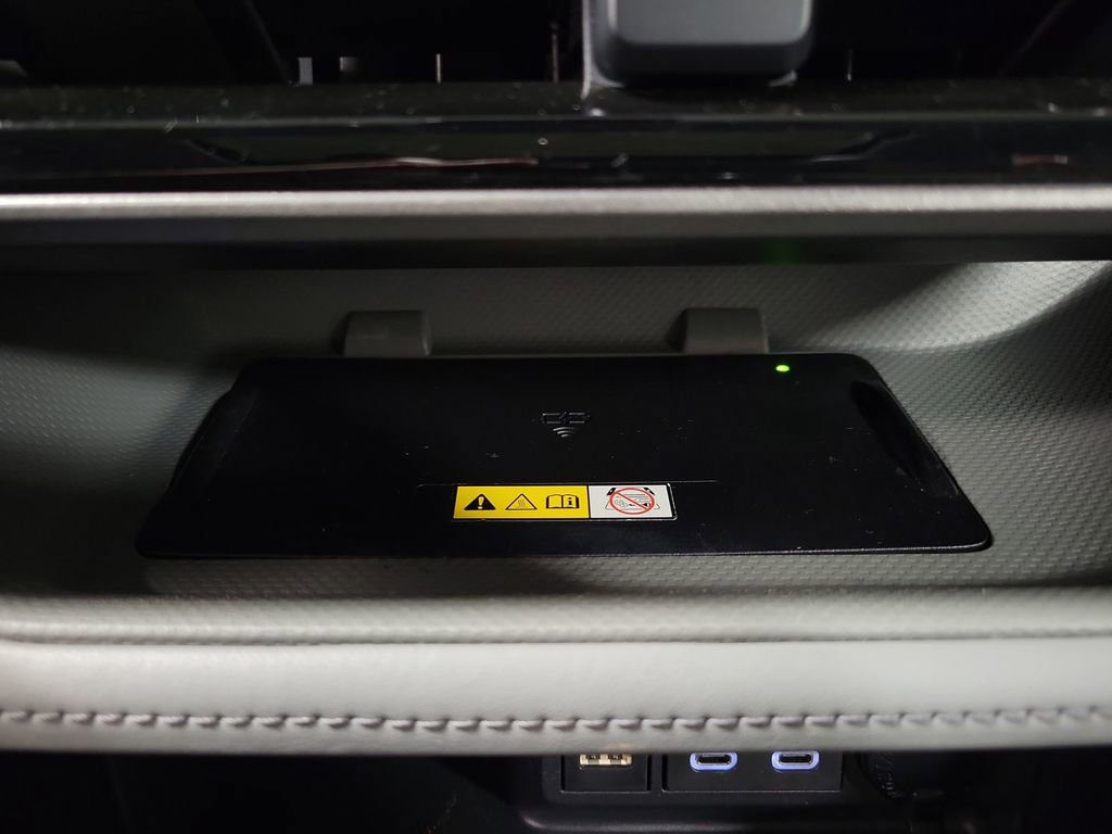 Used 2023 Toyota Highlander XLE AWD/4WD image 19