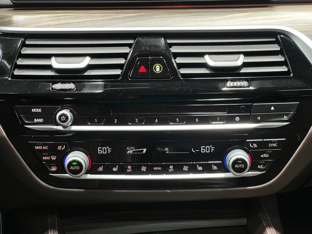 Used 2019 BMW M550i xDrive image 27