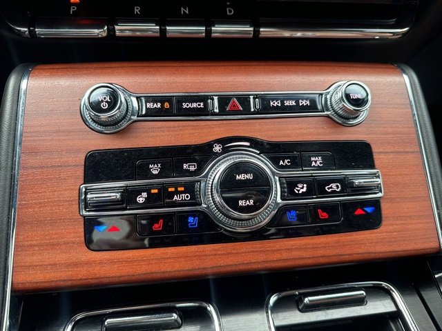 Used 2023 Lincoln Aviator Reserve w/ Equipment Group 201A image 18