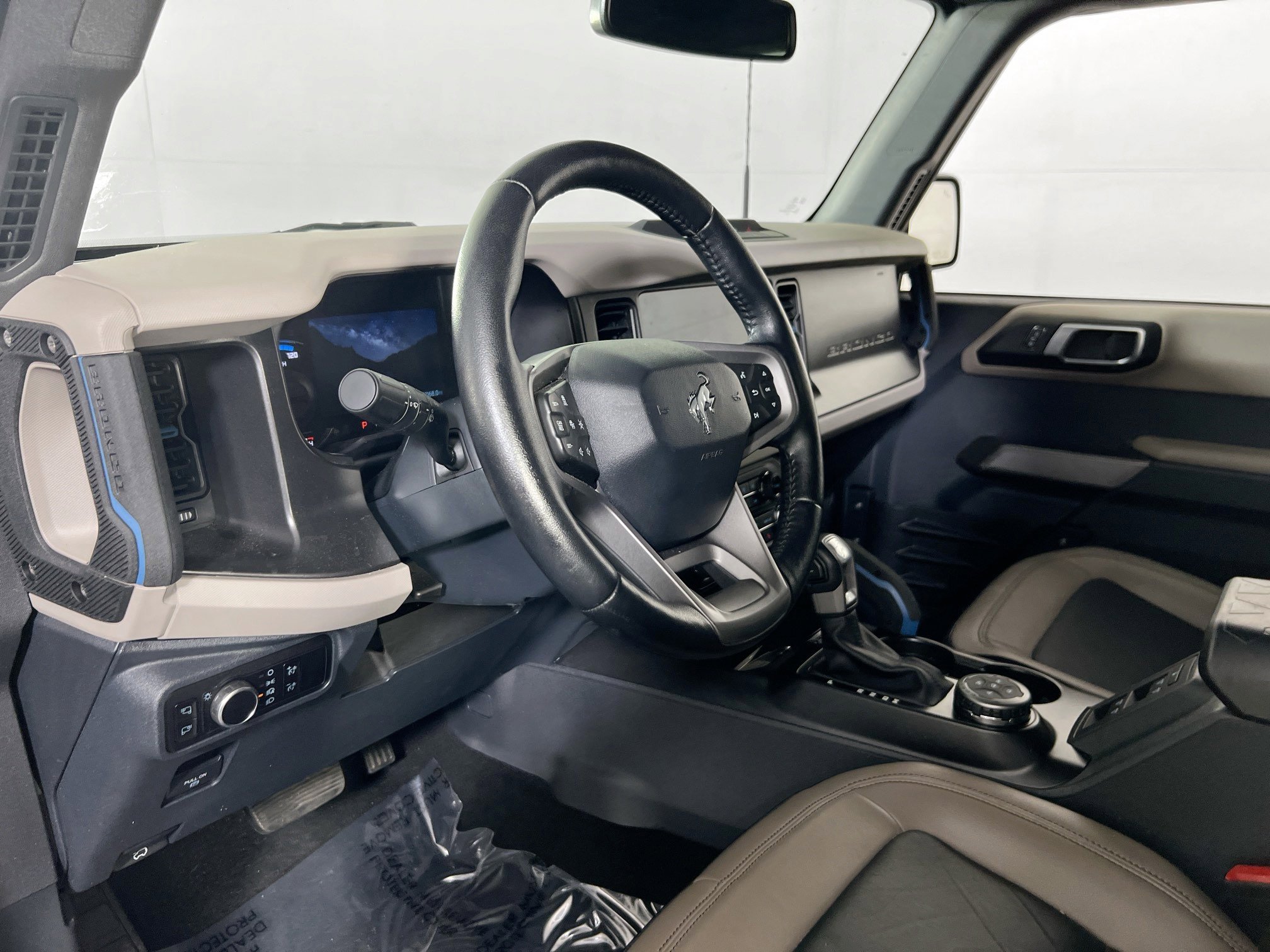 Used 2023 Ford Bronco Wildtrak AWD/4WD image 9