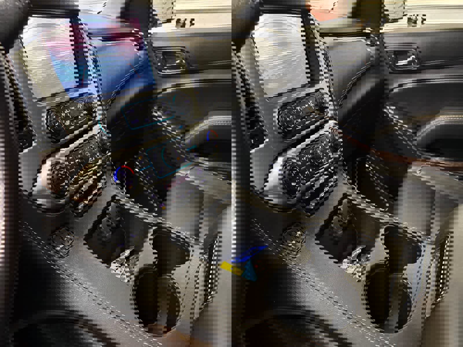 Used 2018 Chevrolet Tahoe LT w/ Luxury Package AWD/4WD image 22