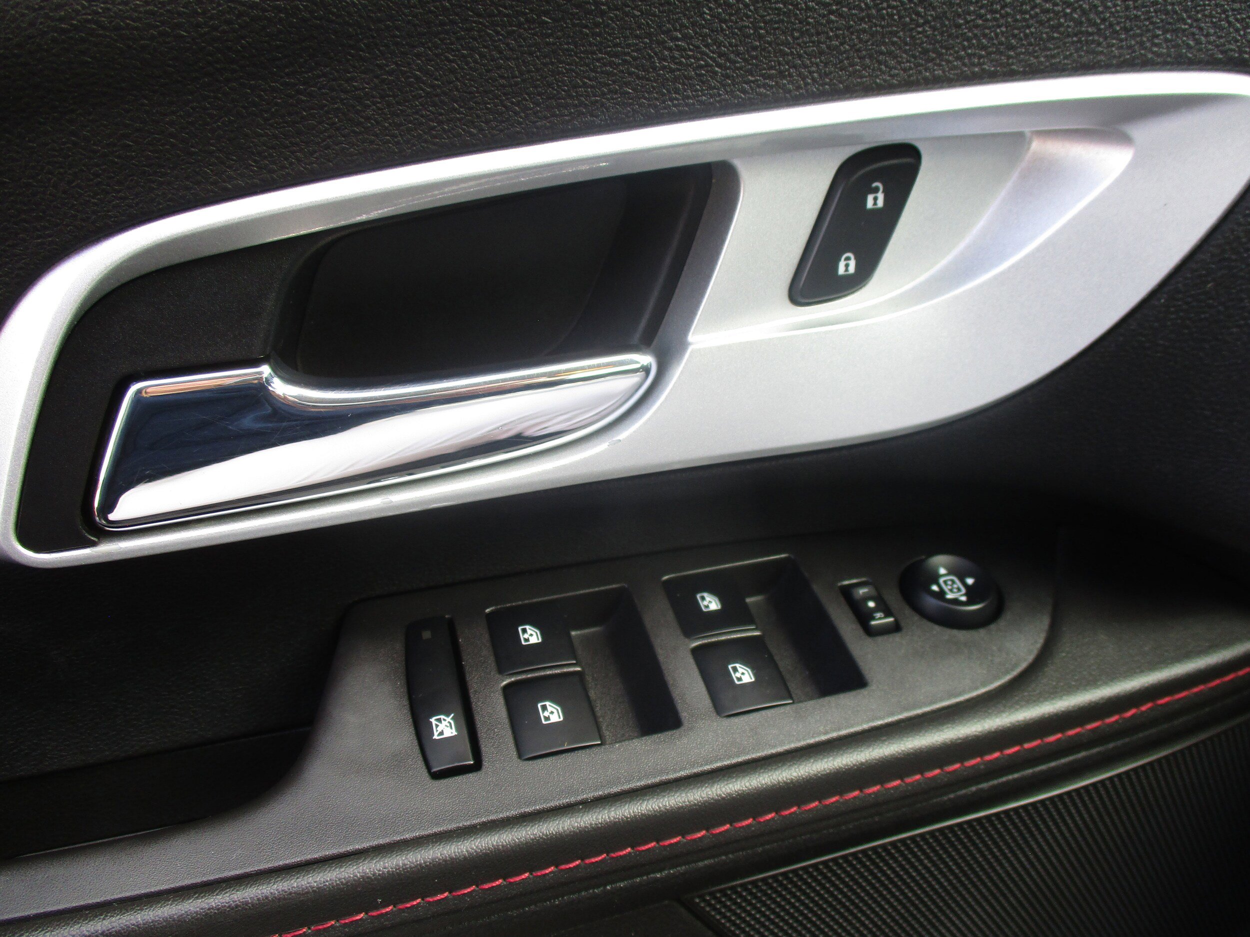 Used 2012 Chevrolet Equinox LT FWD image 24