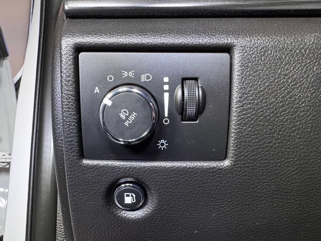Used 2021 Jeep Grand Cherokee Laredo X AWD/4WD image 22