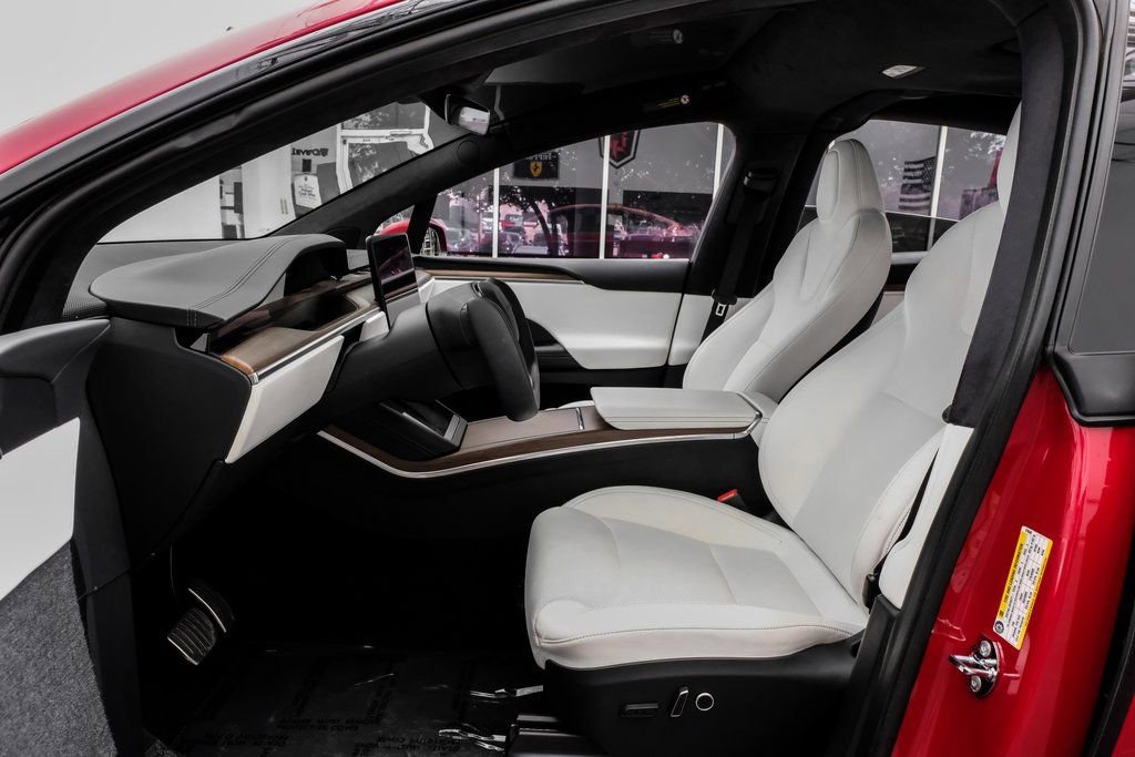 Used 2023 Tesla Model X image 4