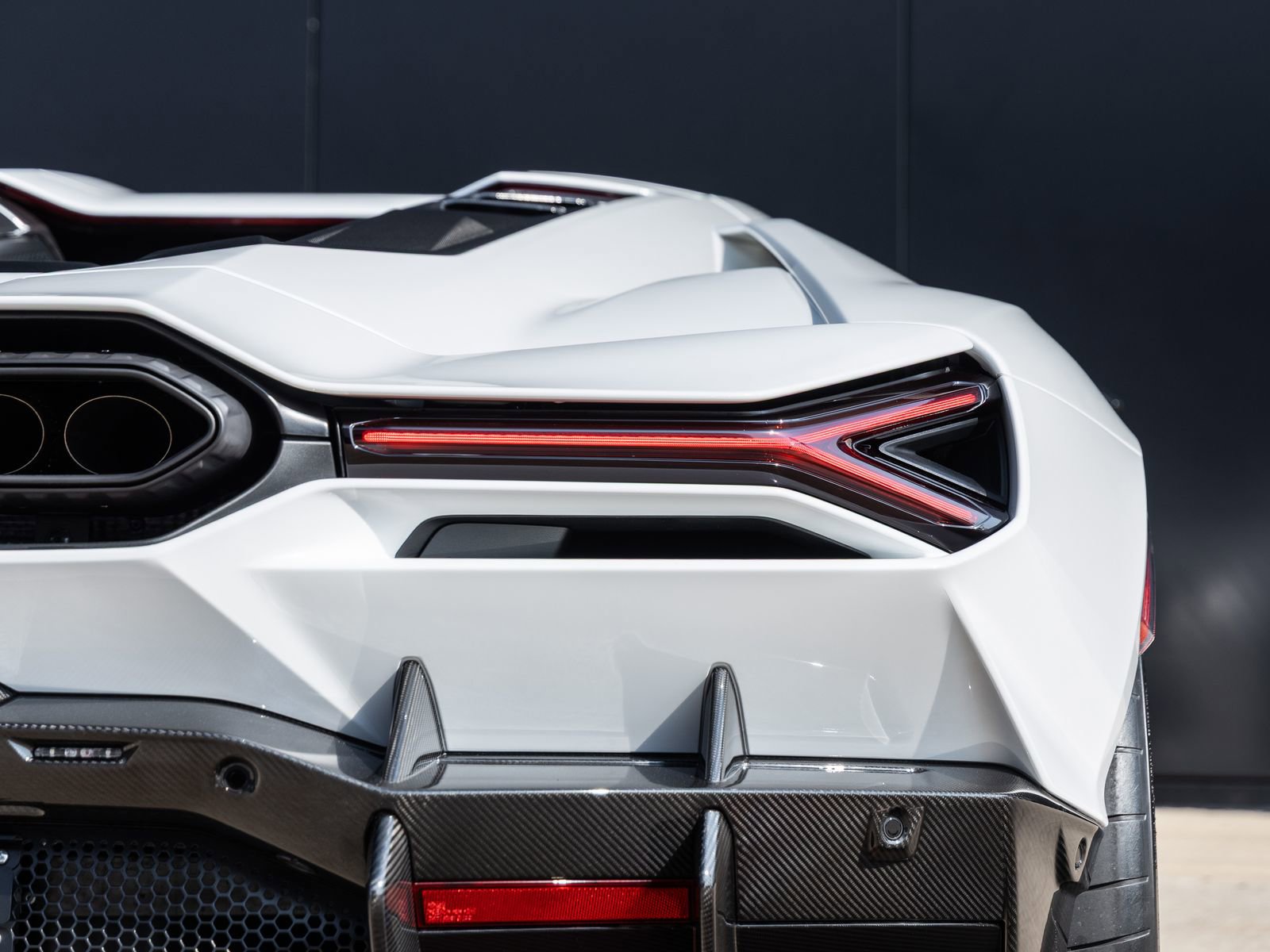 Used 2024 Lamborghini Revuelto AWD/4WD image 13