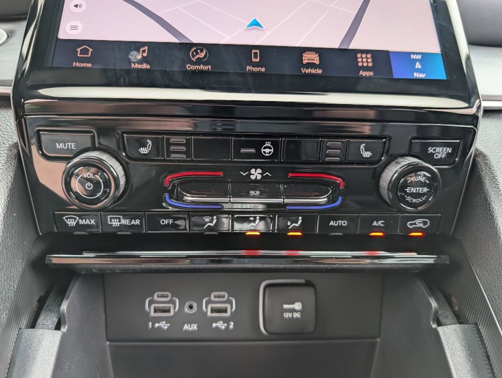 New 2025 Jeep Grand Cherokee Limited w/ Black Appearance Package image 28