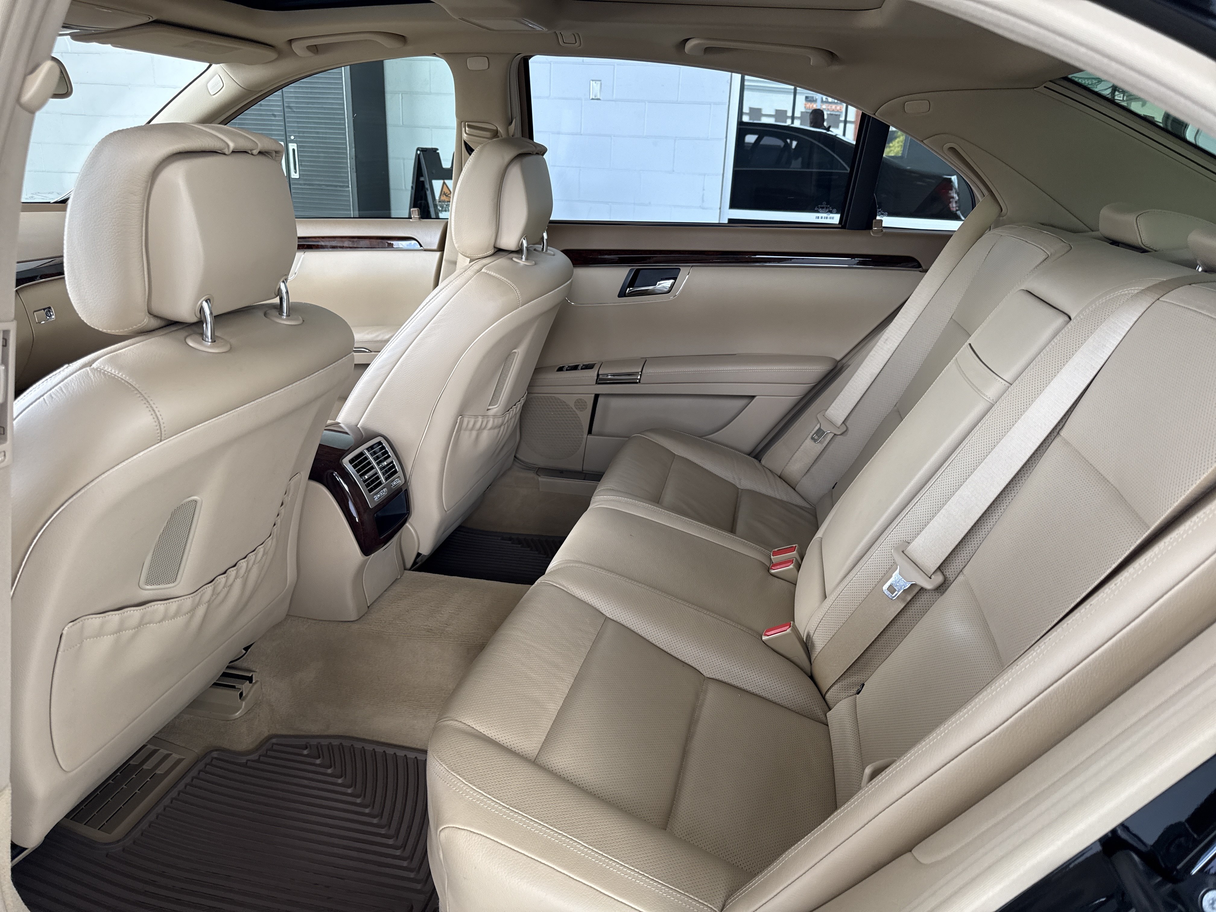 Used 2011 Mercedes-Benz S 550 image 5