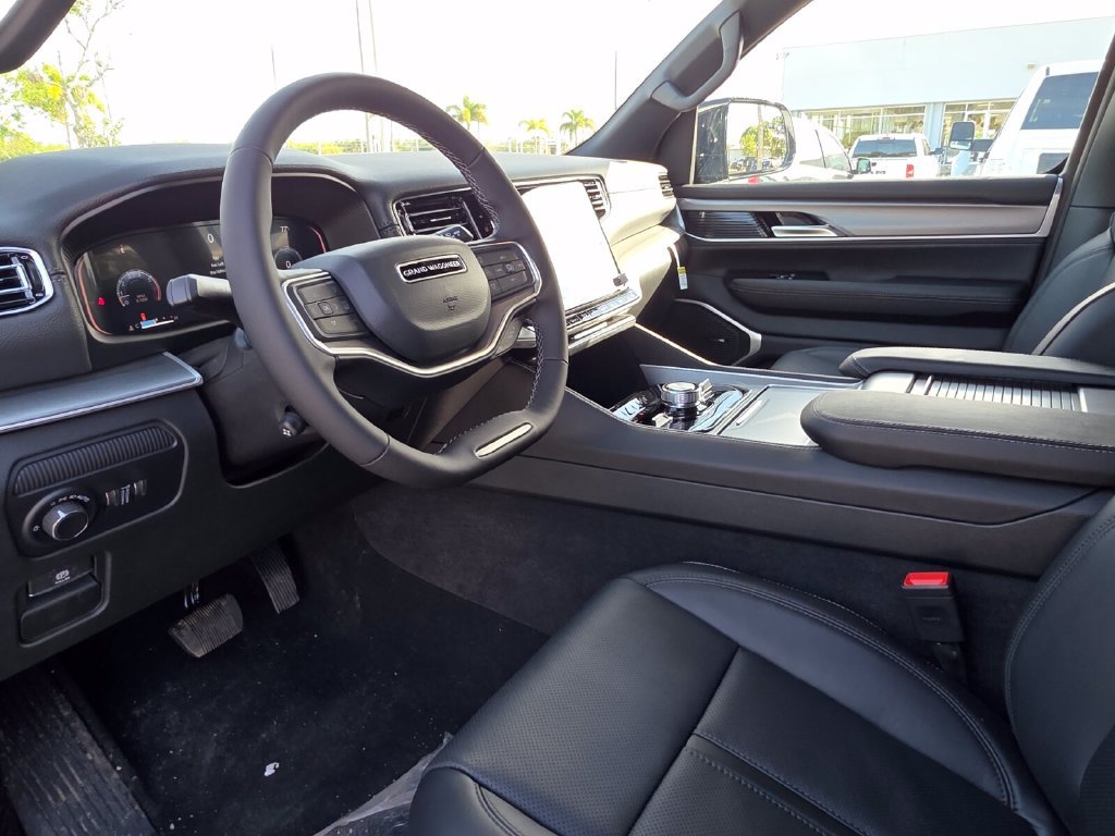 New 2026 Jeep Grand Wagoneer Limited w/ Convenience Group I AWD/4WD image 15