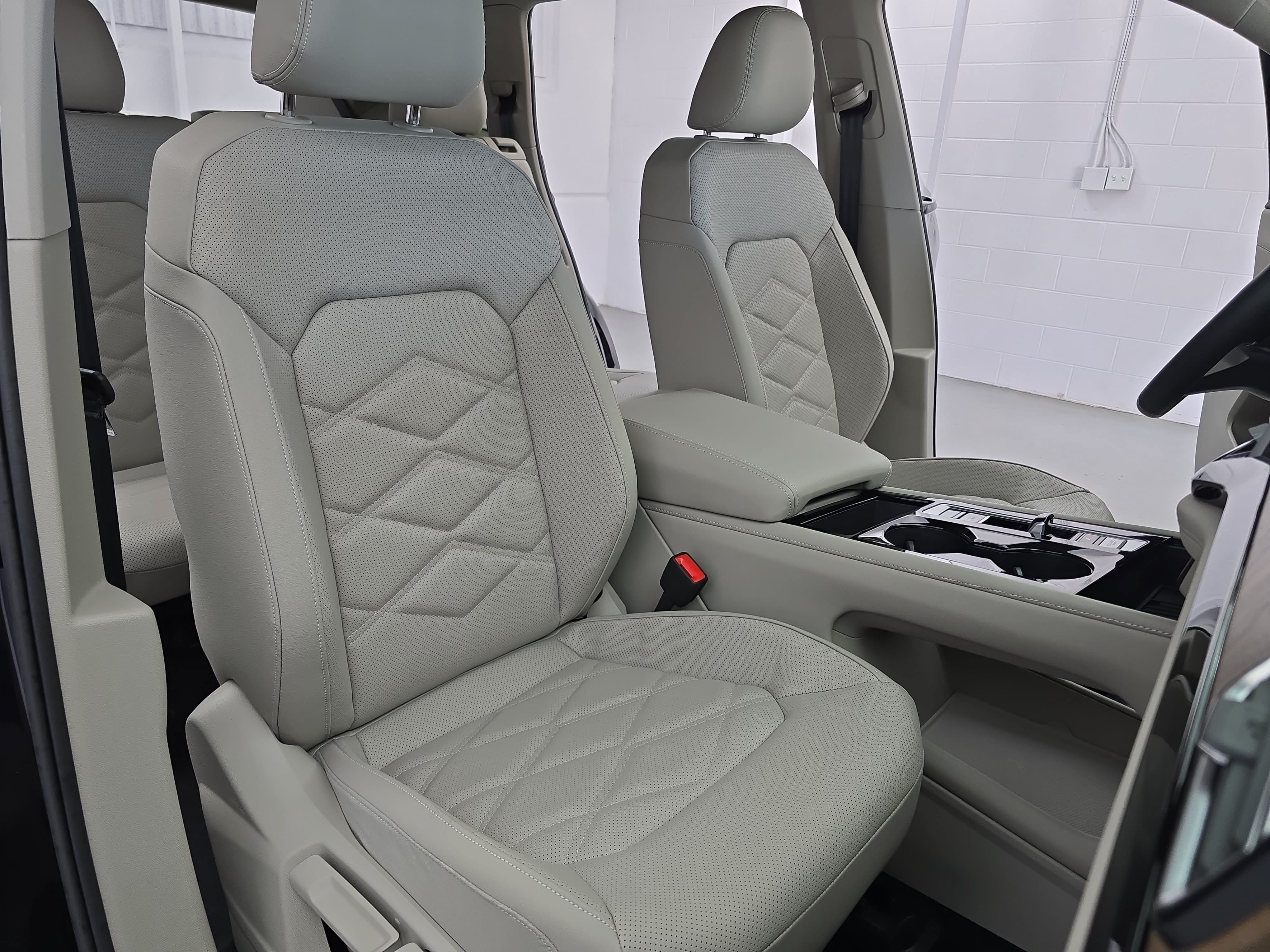 New 2026 Volkswagen Atlas SE FWD image 10