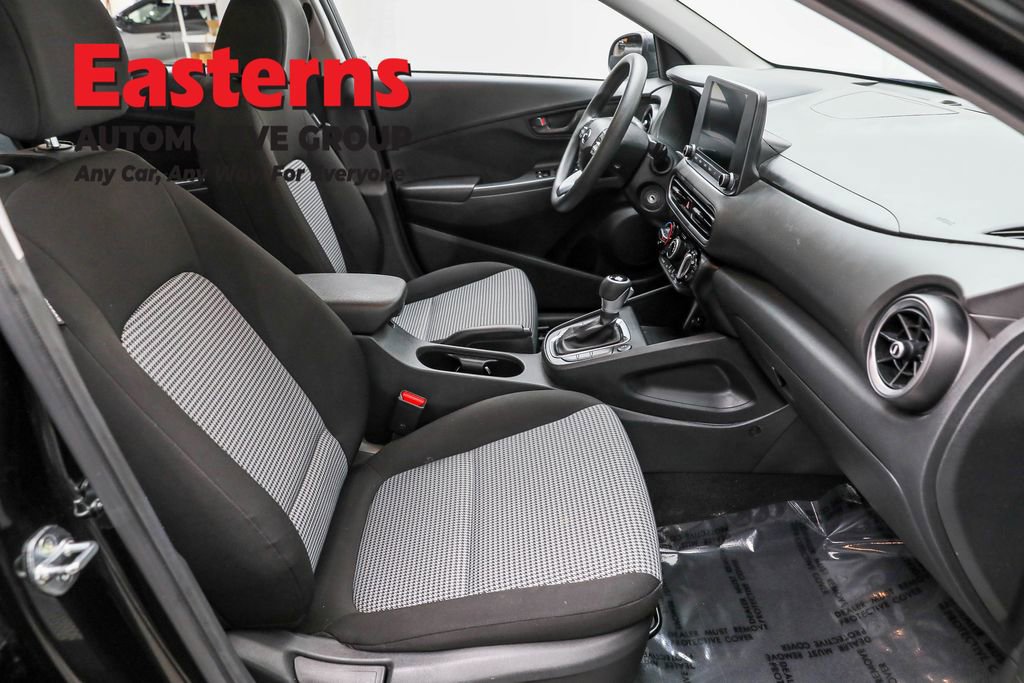 Used 2022 Hyundai Kona SE w/ Winter Weather Package image 23