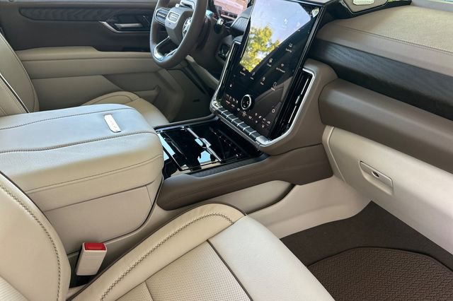 New 2026 GMC Yukon XL Denali AWD/4WD image 18