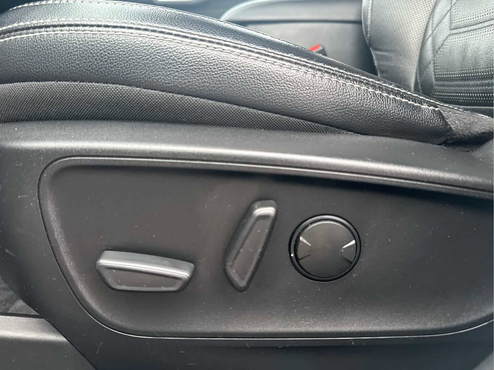 Used 2023 Ford Escape Platinum w/ Premium Technology Package image 23