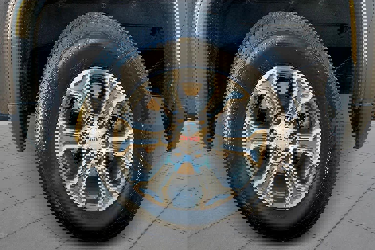 Used 2025 GMC Sierra 1500 SLT image 10