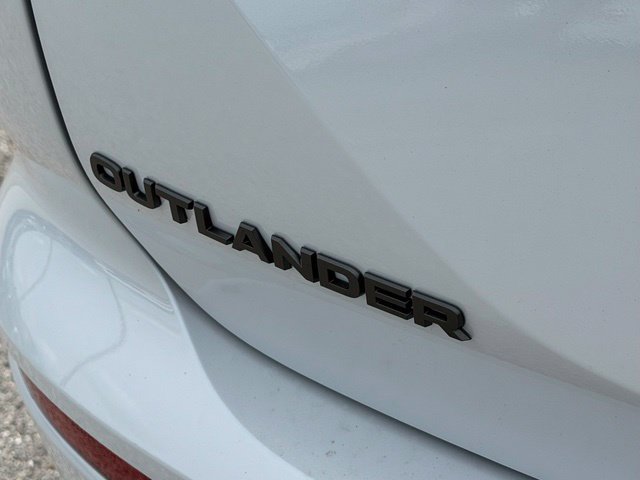 New 2026 Mitsubishi Outlander LE FWD image 30