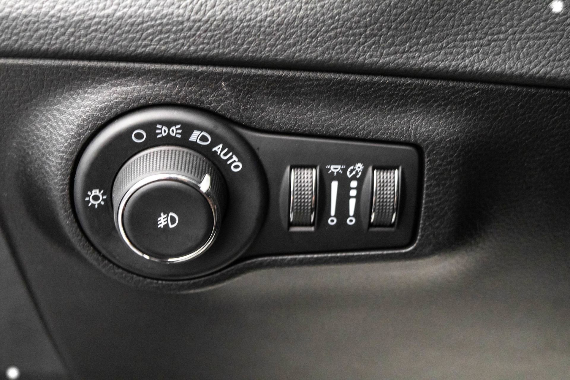 Used 2021 Jeep Compass Limited image 18