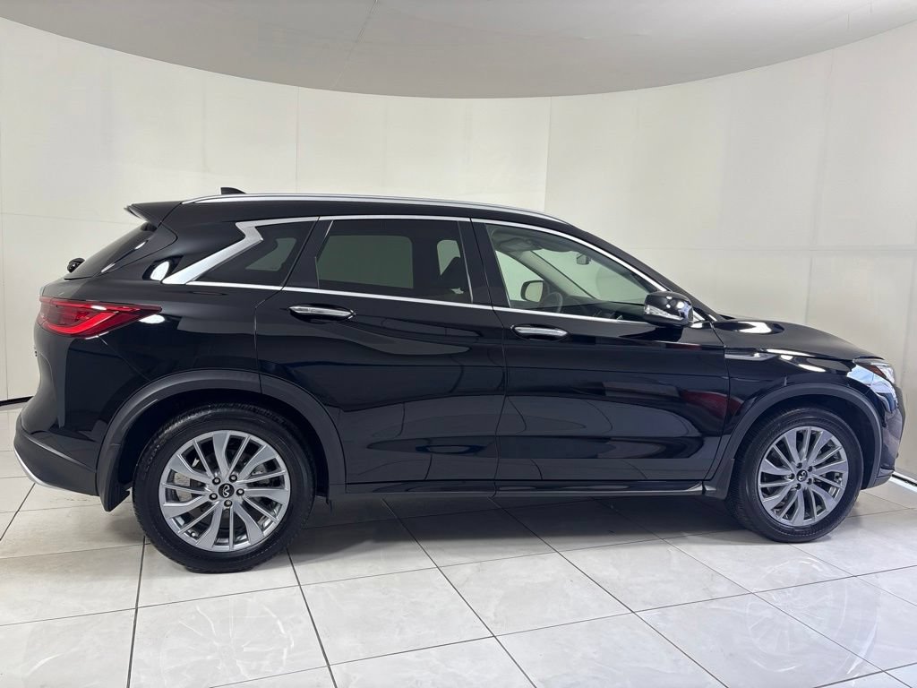 Used 2023 INFINITI QX50 Luxe FWD image 6
